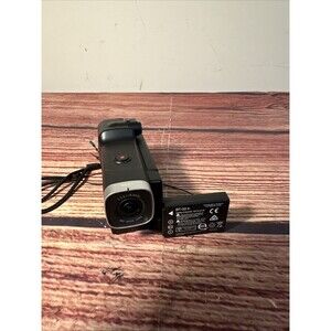 Zoom Q8 handy video recorder W/ Battery - WORKING